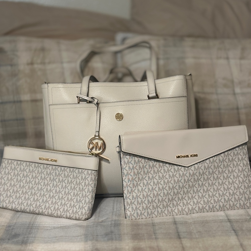 Michael Kors Cream Tote and Clutch Set
